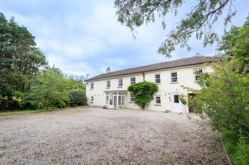 Camborne Villa | Lolgorien, West Cornwall, Sleeps 8