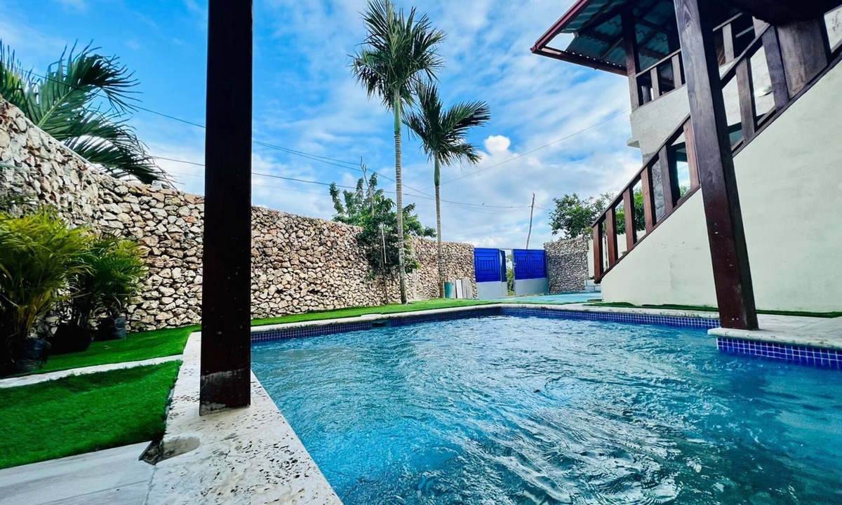 Cabrera Villa | Loma Alta