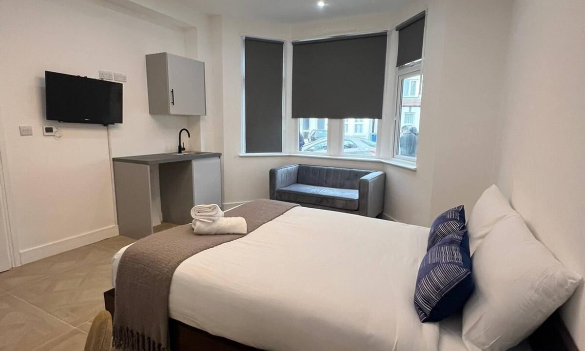 Harrow Apartment | London Beautiful Studio Flat in Harrow - Wembley