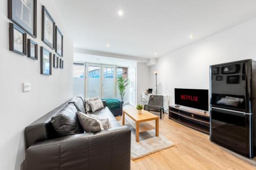 Edgware Apartment | London Edgware Station