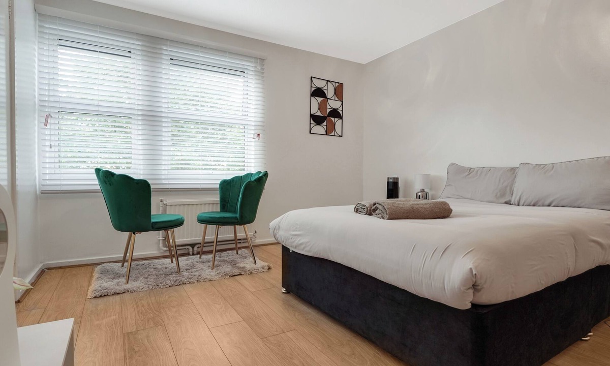 Dartmouth Park Apartment | London - Flat - Garden Access - Sleeps 3 - Parking