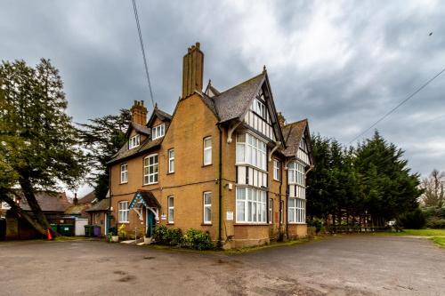 Horley Hotel | London Gatwick Inn