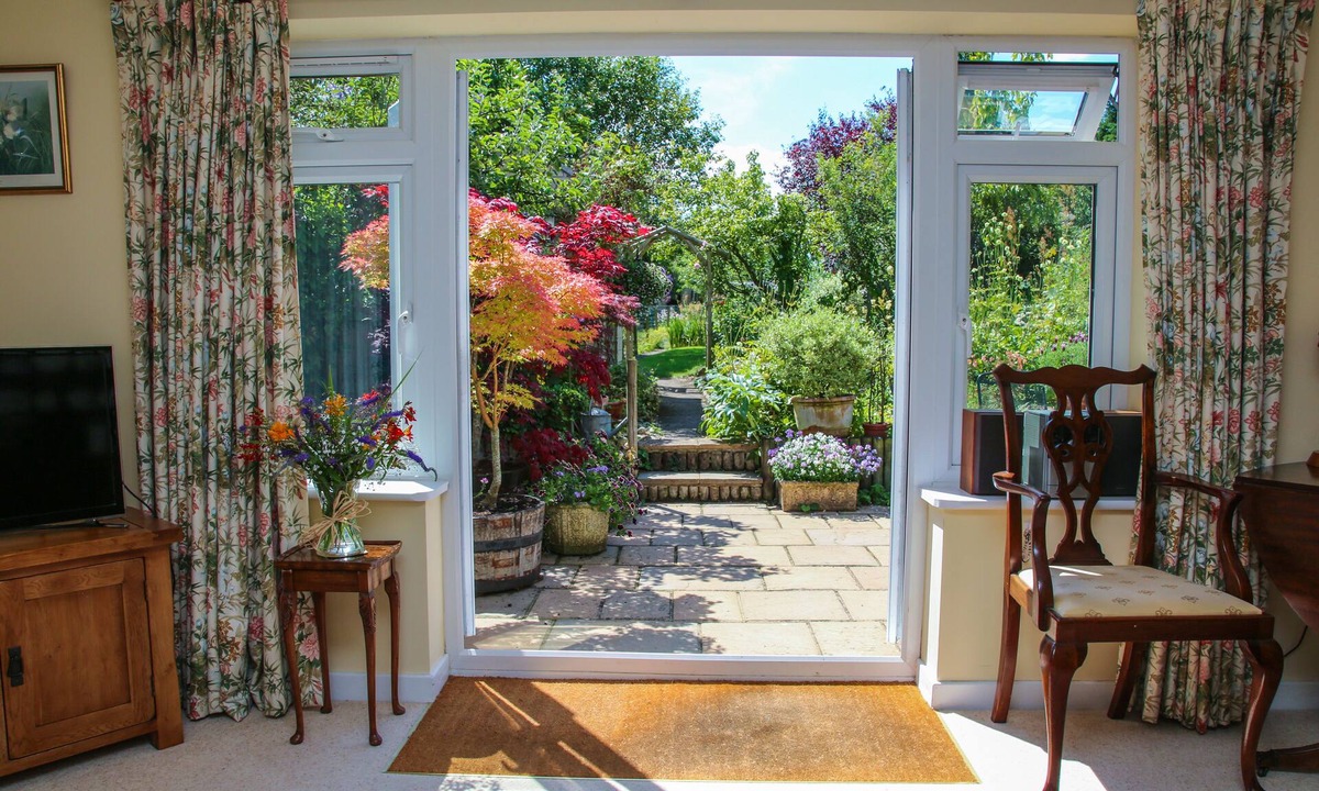 Chippenham House | London Road Guest Accommodation