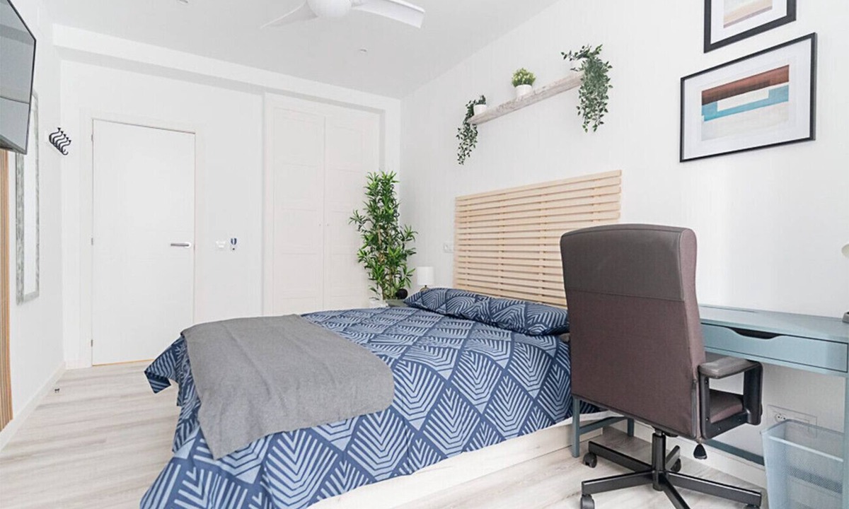 Cotos Bed & Breakfast | London: room with comfort, convenience and shared areas Chamartín - Mauricio Legendre
