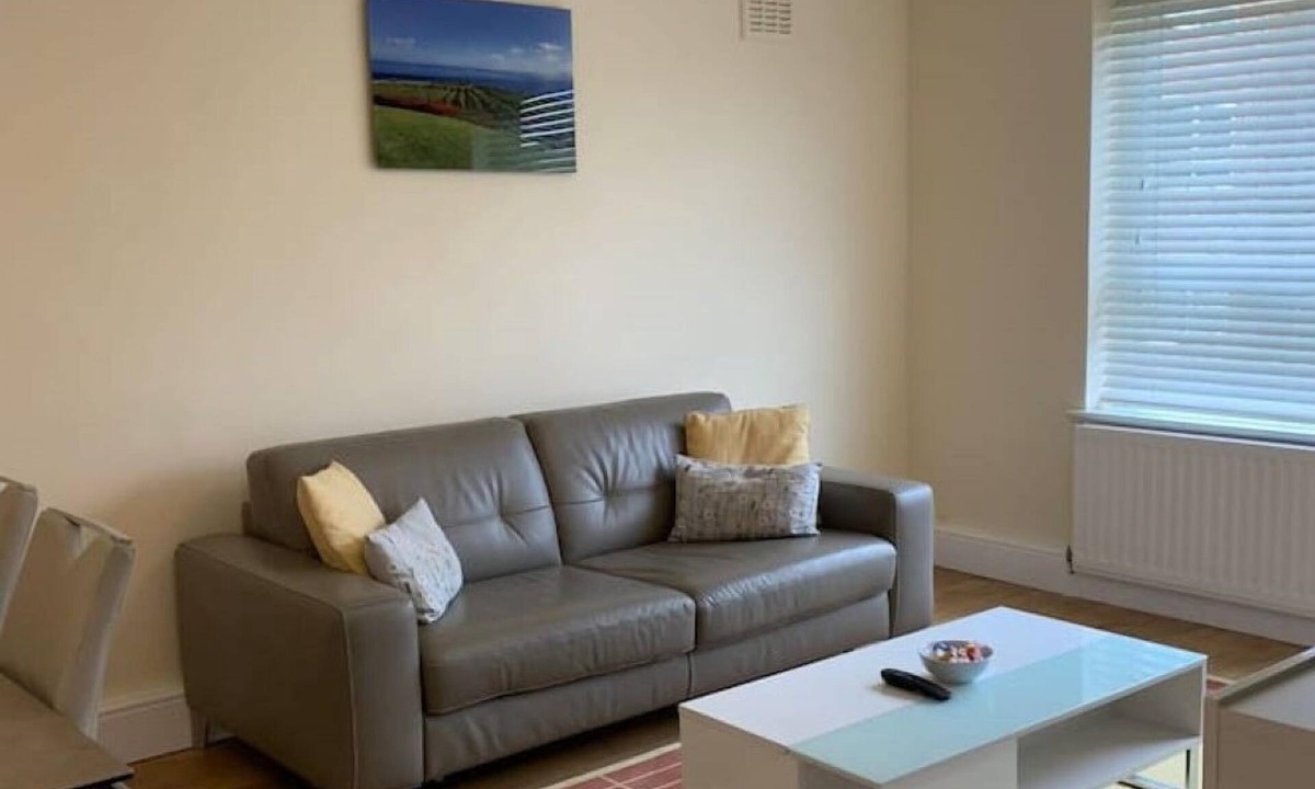 Southgate Apartment | London Southgate 2 Bed Apartment