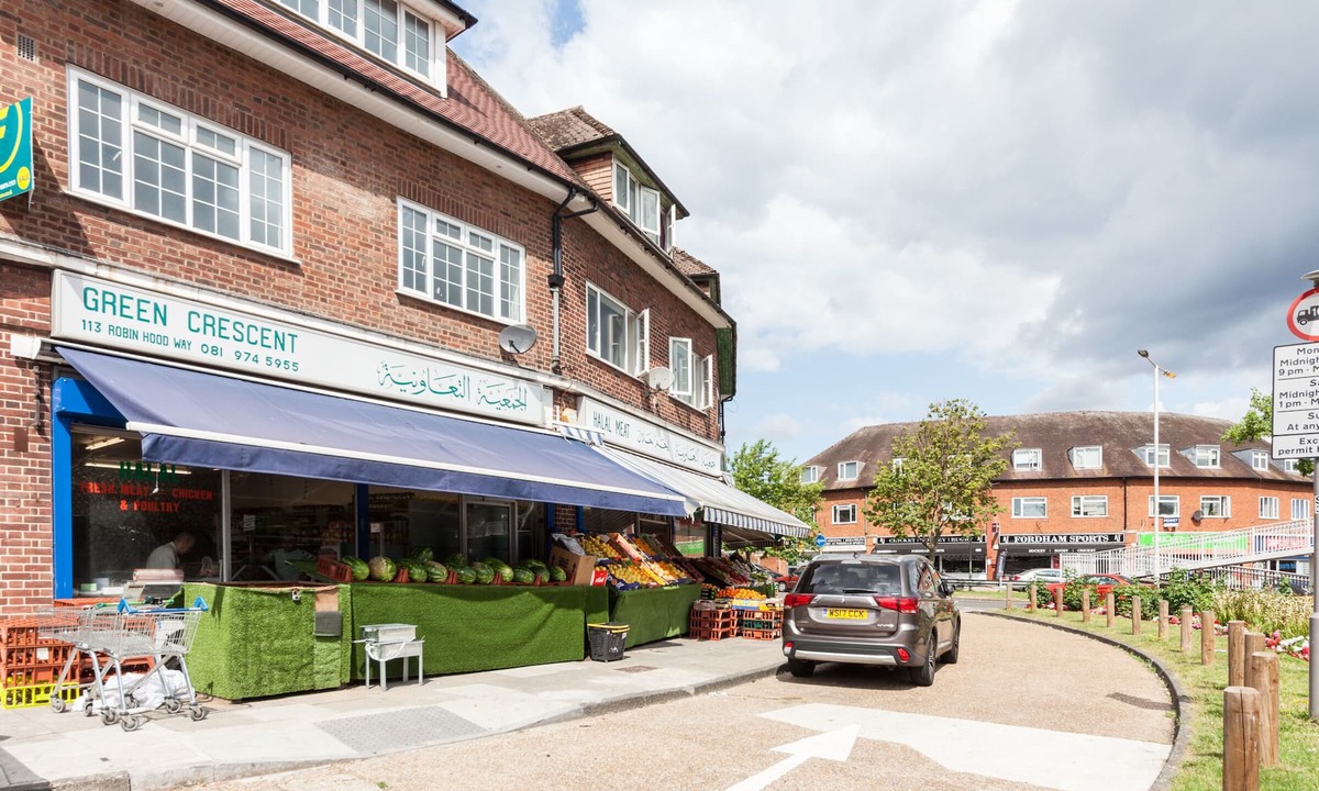 Coombe Hill House | London Stylish 3BR house