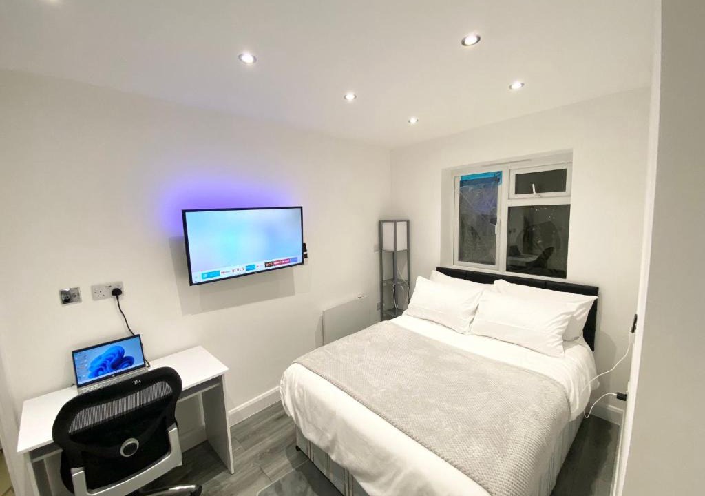 Hatch Lane Apartment | London Studio