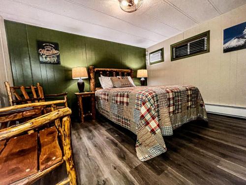 Cougar Resort | Lone Fir Resort