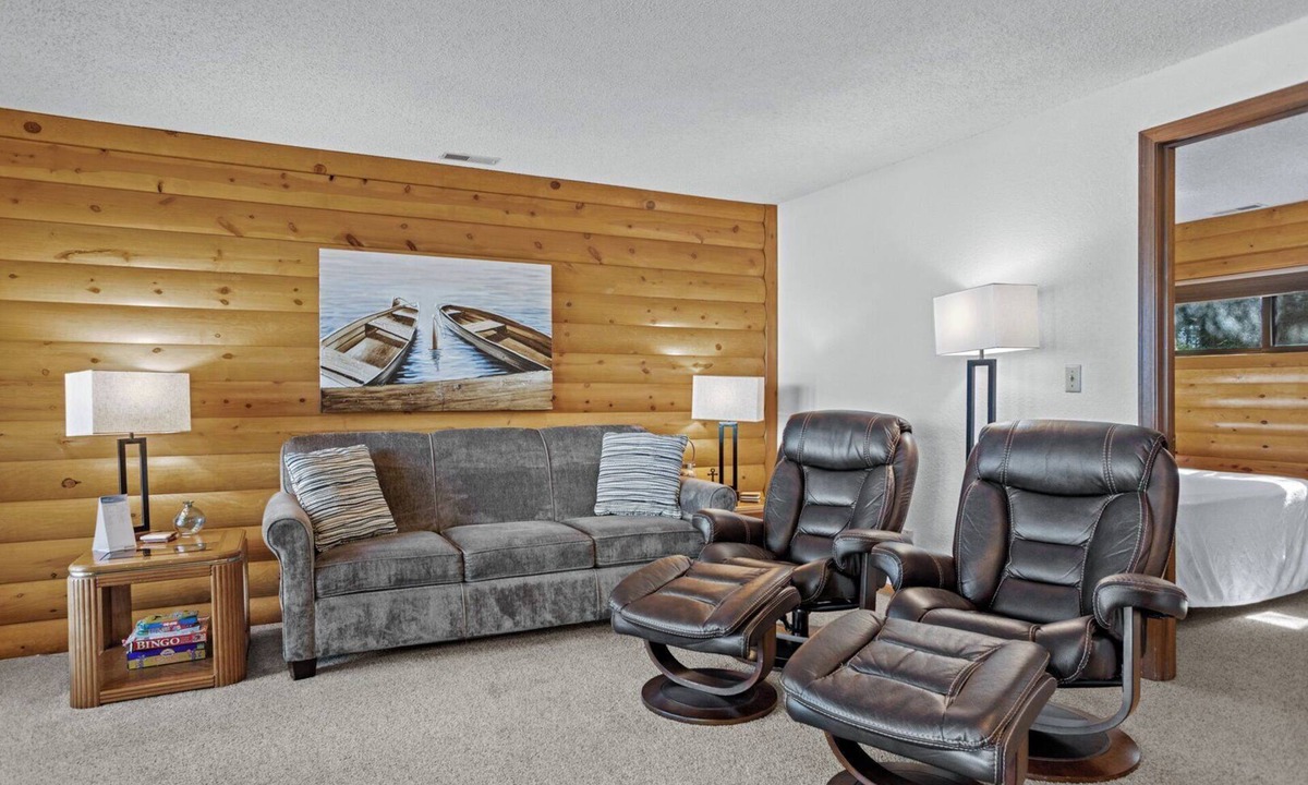 Sunrise Beach Condo | Lone Oak Point 04 - Two Bedroom Apartment, Sleeps 6