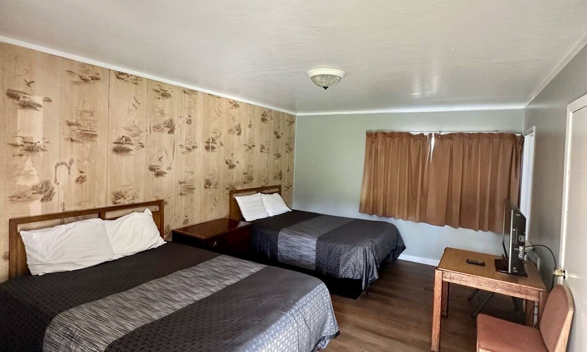 Garberville Hotel | Lone Pine Motel