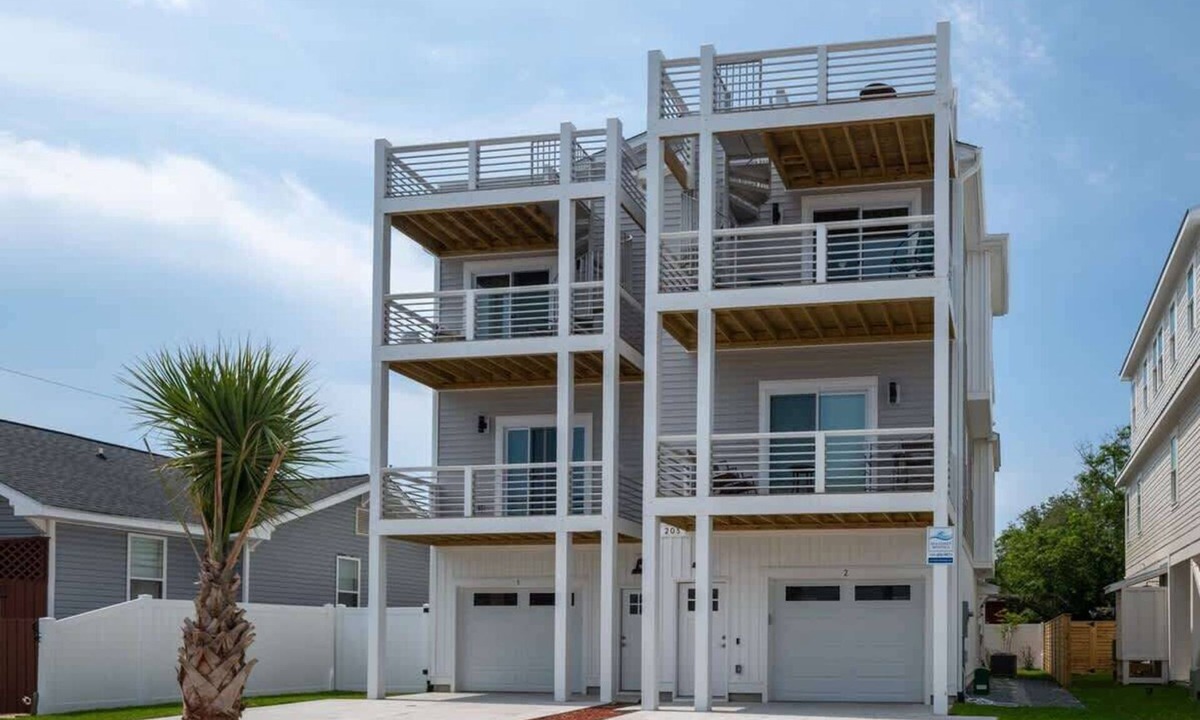 Wilmington Beach Condo | Lone Star Breeze