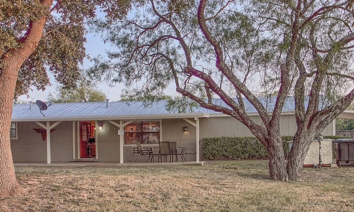 Fredericksburg Cabin | Lone Star Cabin No. 2 - Texas Hill Country