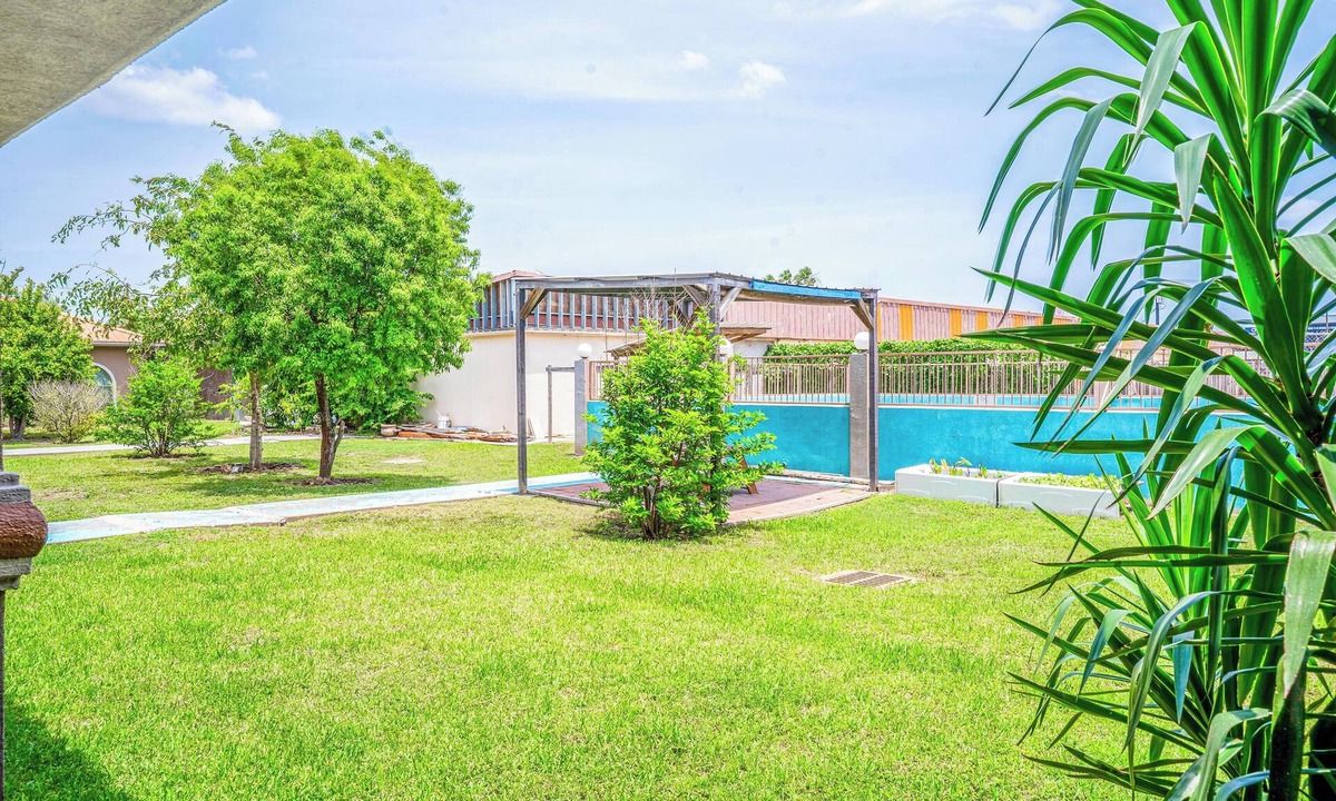Harlingen Hotel | Lone Star Inn & Suites