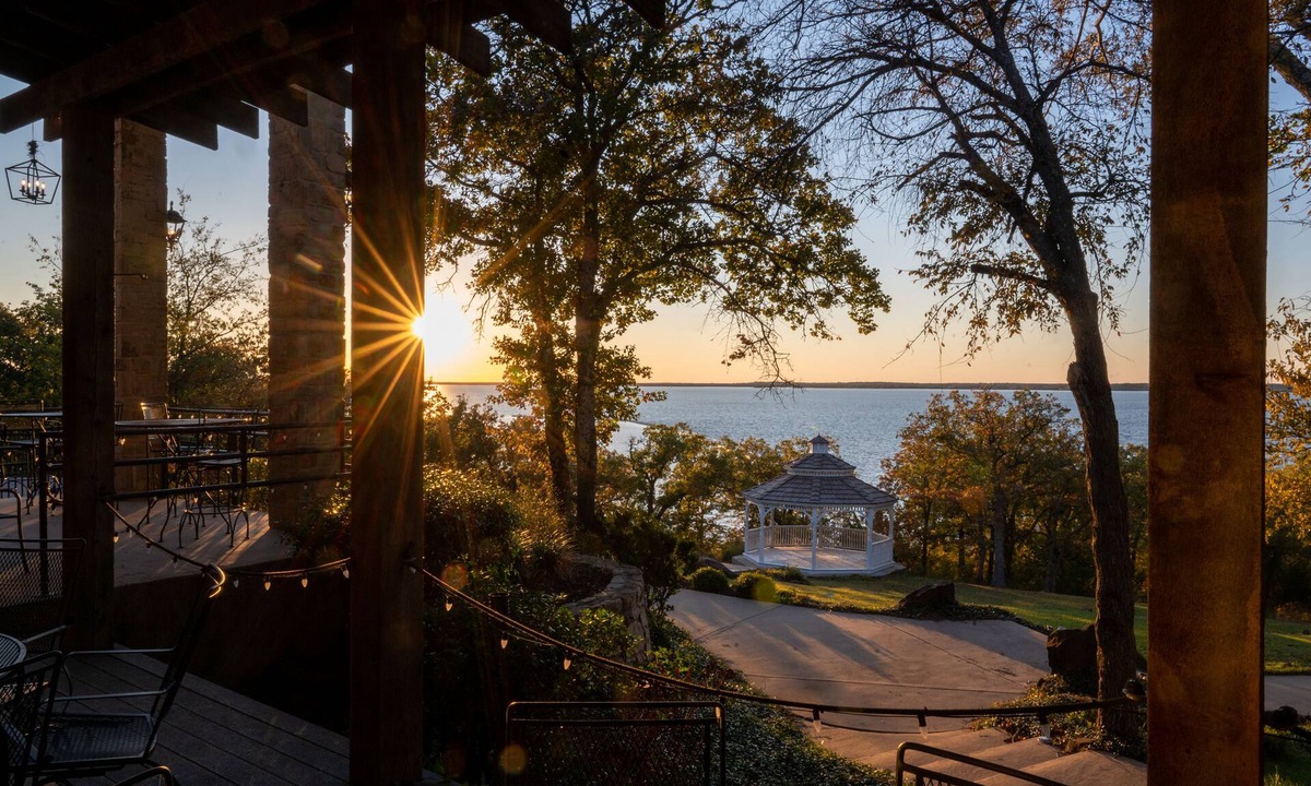 Pilot Point House | Lone Star Lodge and Marina