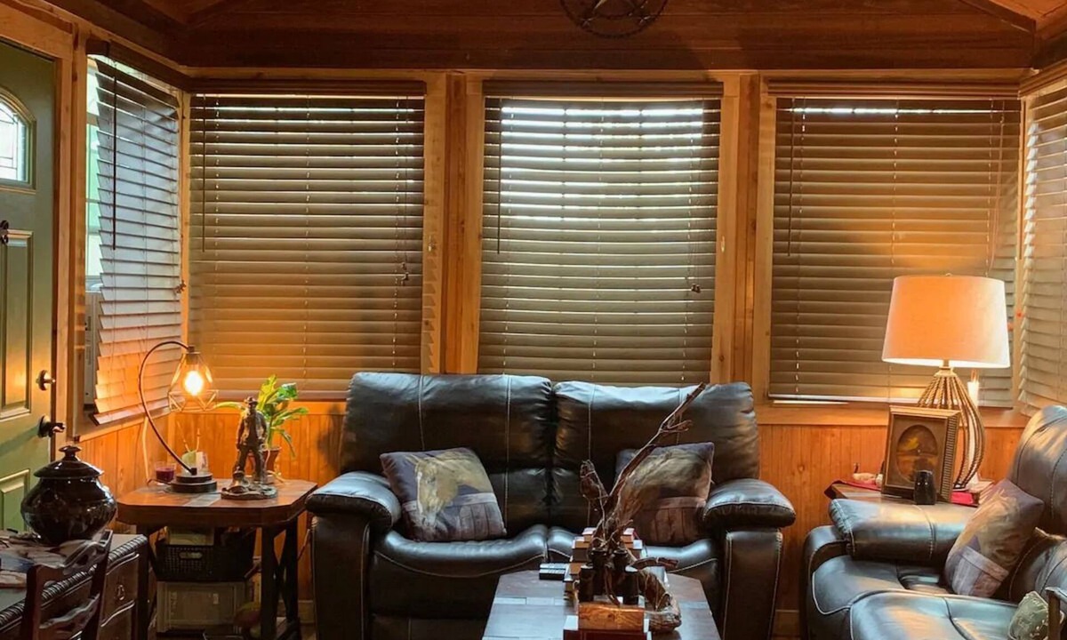 Boerne Cabin | LoneStar Cabin @ HomeAway Ranch