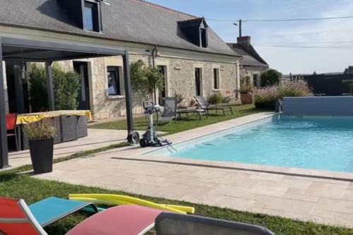 Bourgueil House | Longère avec piscine chauffée et cheminée