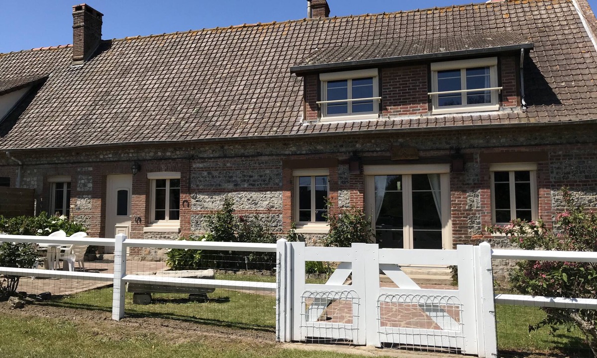 Saint-Aubin-sur-Mer House | Longère in sandstone, near large beach