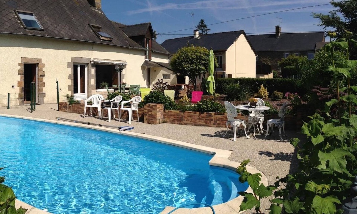La Croix-Avranchin House | Longère mit Pool by Interhome