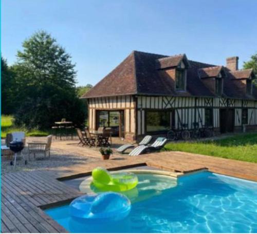 Landepereuse House | Longère normande avec piscine et jardin