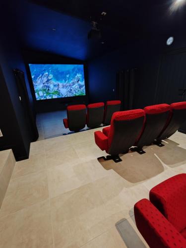 Brancourt-en-Laonnois Villa | Longère Premium Spa,Cinéma & Piscine