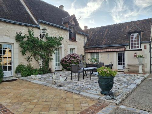 Naveil House | Longère Villariane