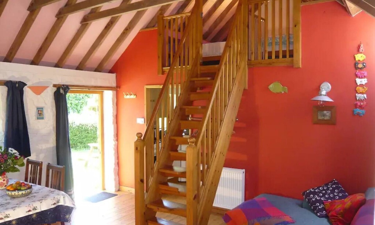 Kilgetty Cottage | Long barn cottage