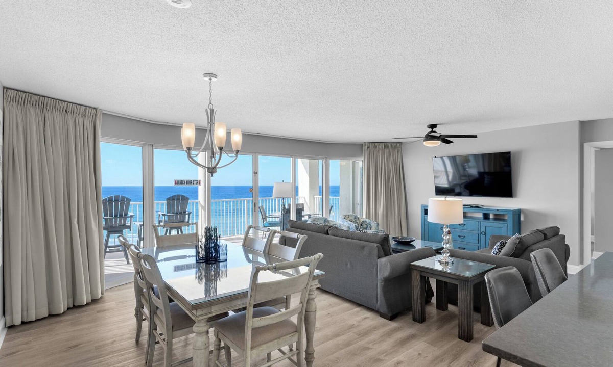 Long Beach Condo | Long Beach Resort 3-Bedroom Condo Includes 2 Seasonal Beach Chairs with Umbrella