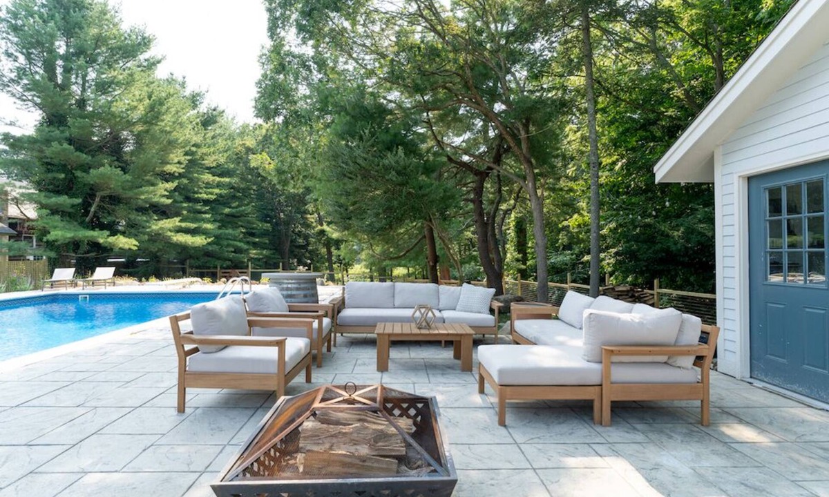 Yaphank House | Long Island Getaway w/Heated Pool & Lake