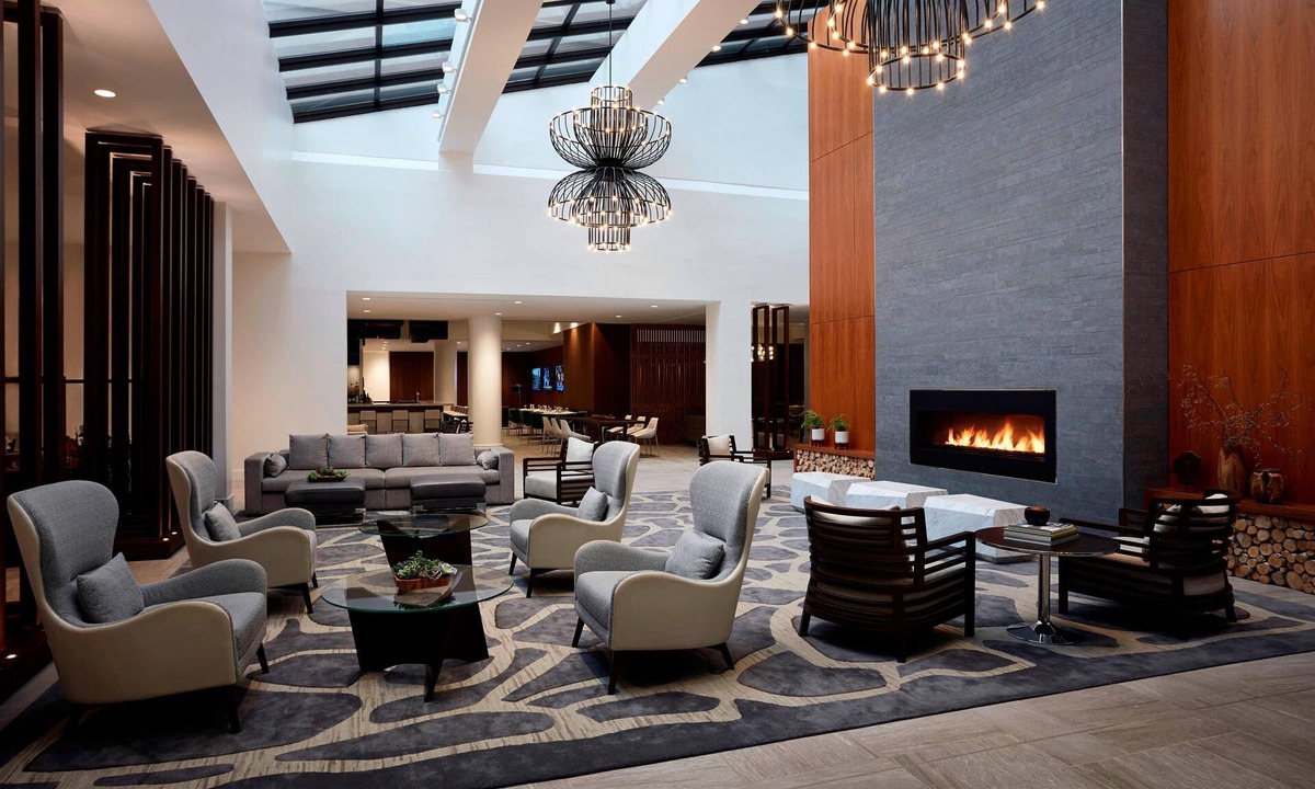 East Garden City Hotel | Long Island Marriott