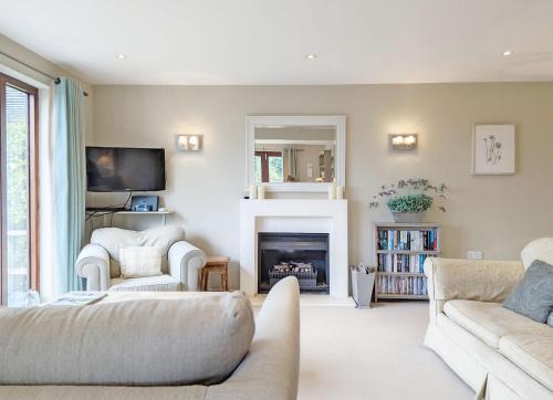 Midhurst House | Long Meadow