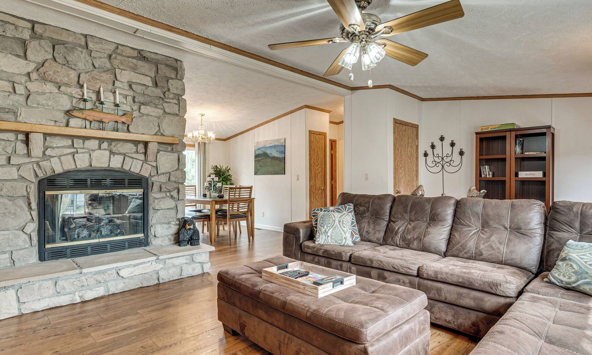 Asheville House | Long-Range Mtn Views! Scenic Asheville Sanctuary