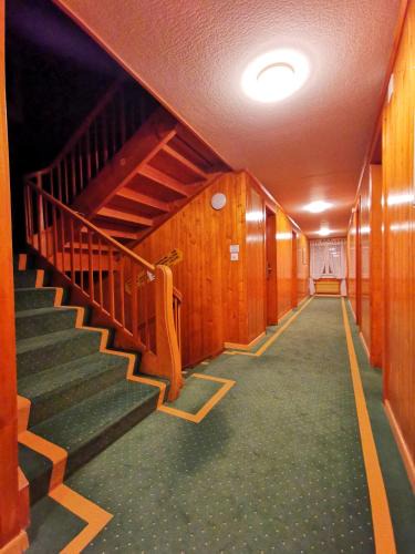 Ausserberg Hotel | Long & Short Stay Hotel Bahnhof Ausserberg