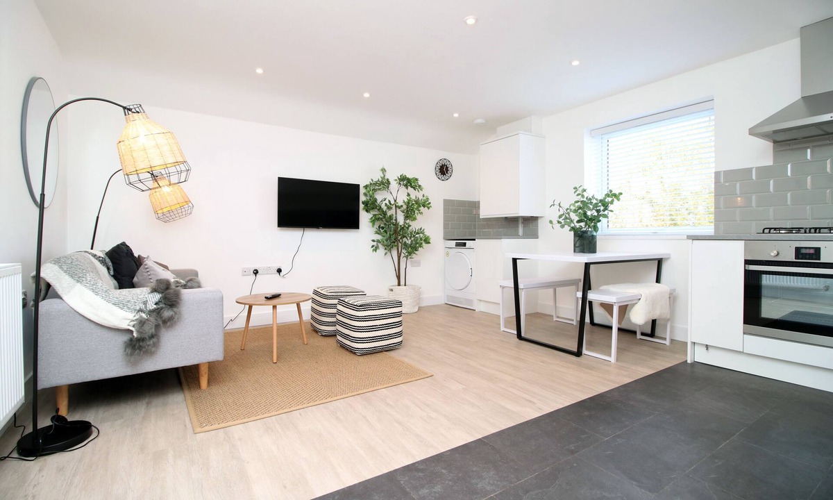 Staple Hill Condo | Long stay offer - Stylish 1 bed flat with parking