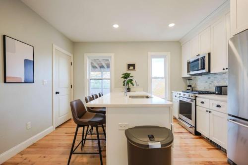 Cleveland Circle Apartment | Long Term Stays Parking Chestnut Hill