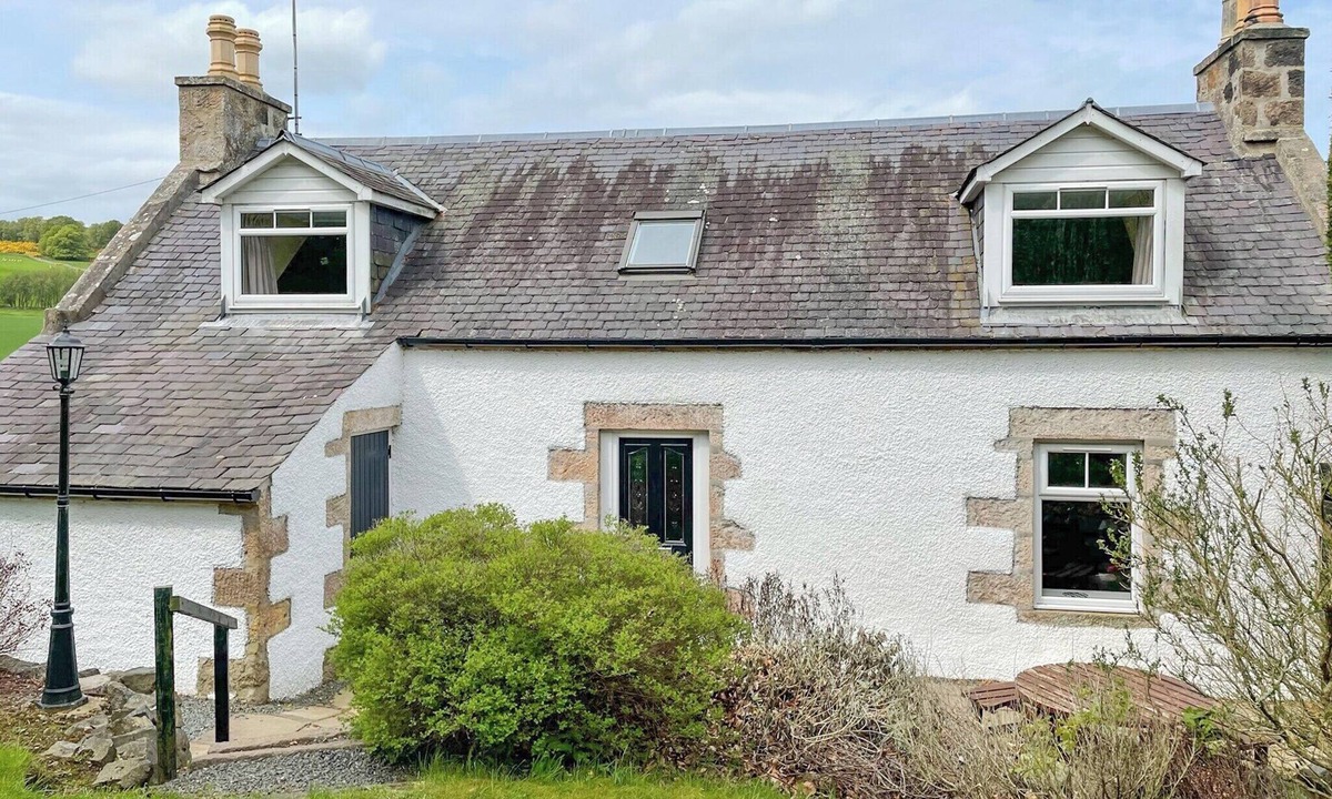 Insch Cottage | Longcroft Cottage - 28233