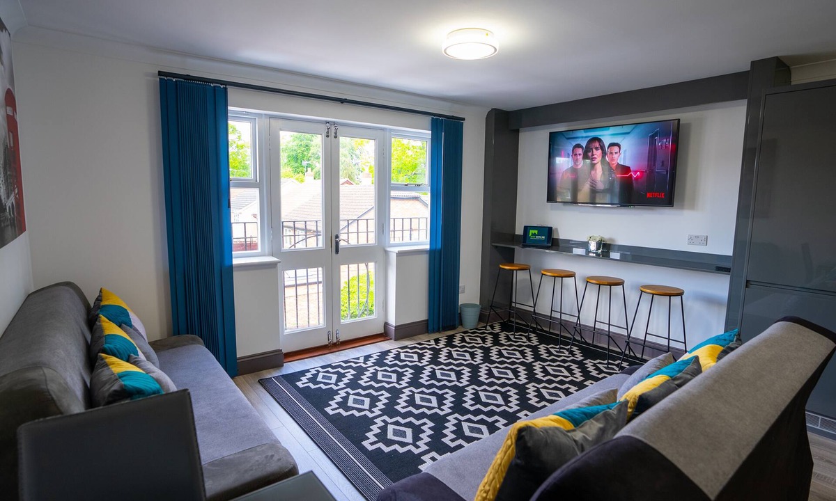 Knaphill Apartment | Longcross Crew Welcome