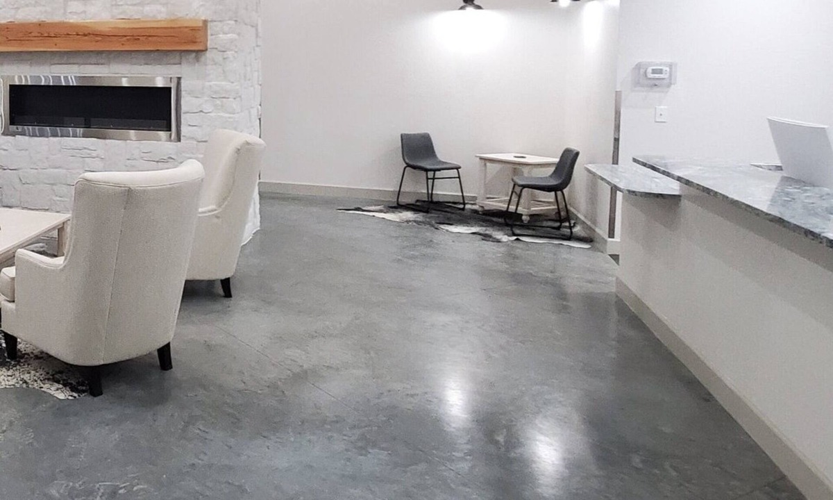 Loving Apartment | Longhorn Flats