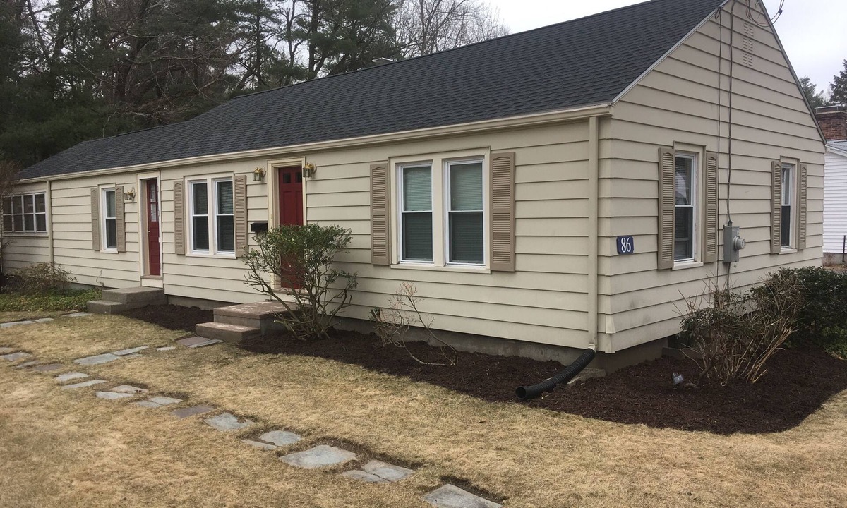 Longmeadow House | Longmeadow Ma 3 Bedroom Ranch