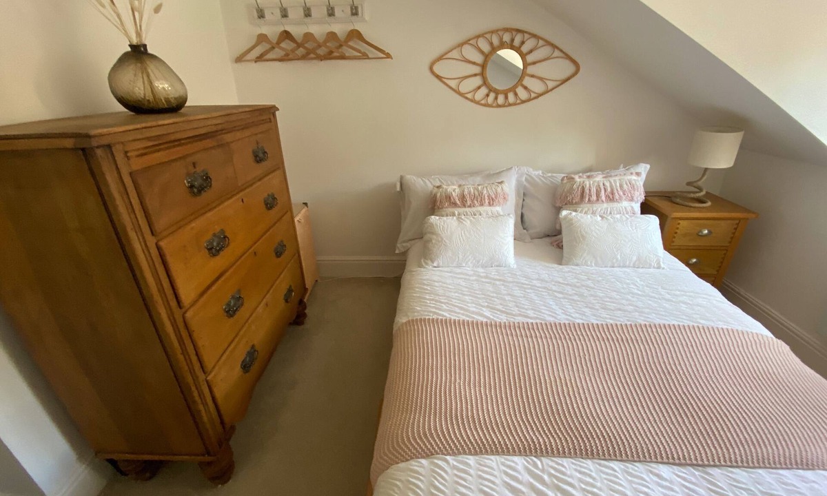 Tynemouth Cottage | Longsands Hideaway - Sleeps 4