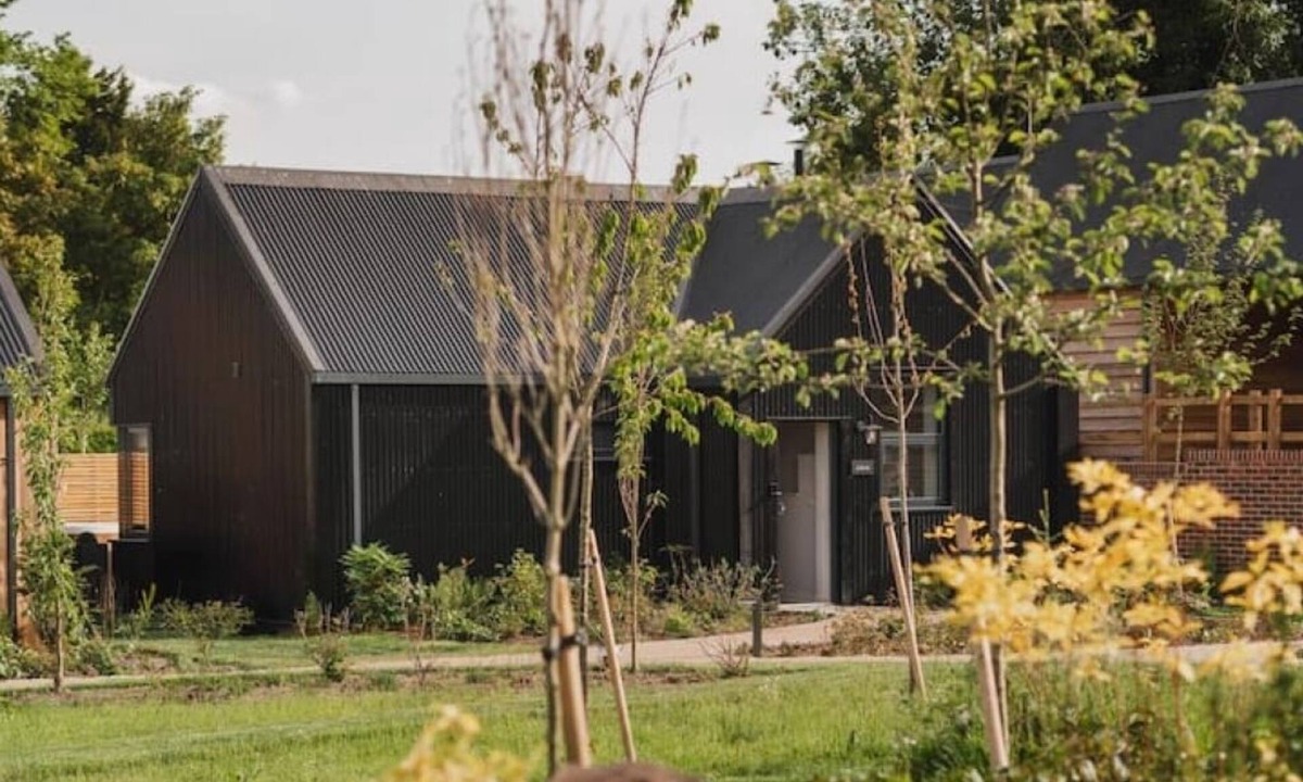 Beckhampton House | Longstones Avebury – Adam