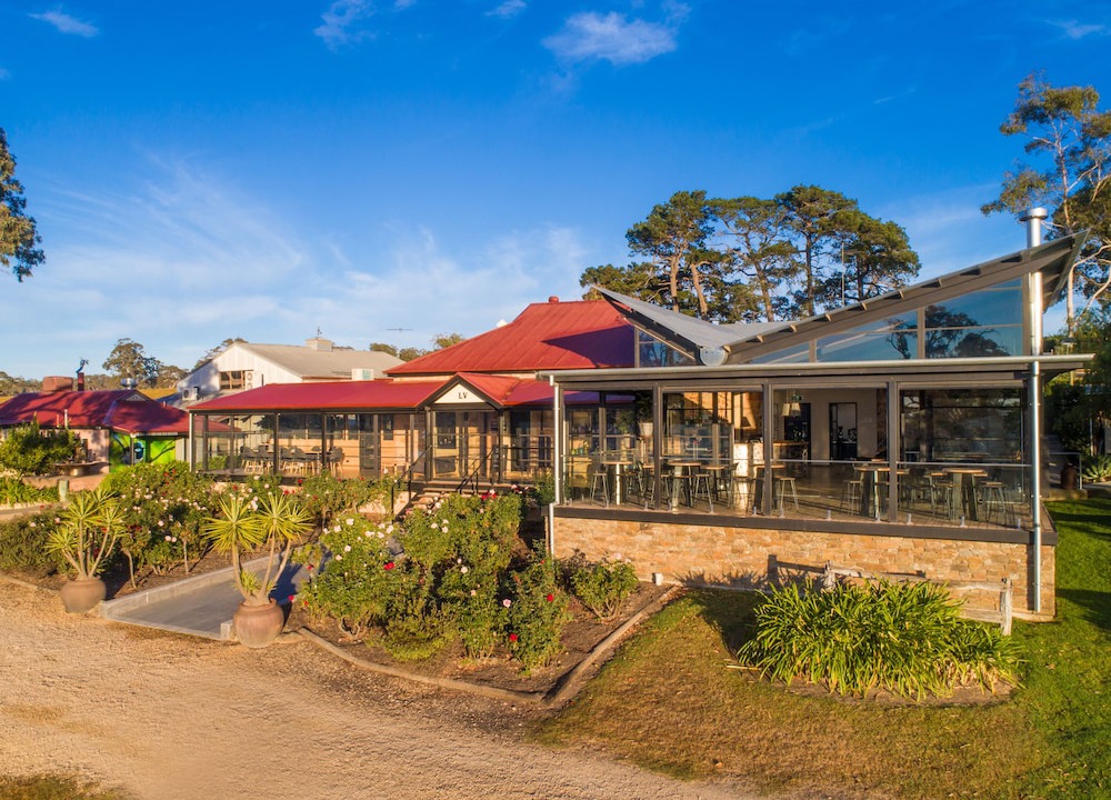 Macclesfield Hotel | Longview Vineyard