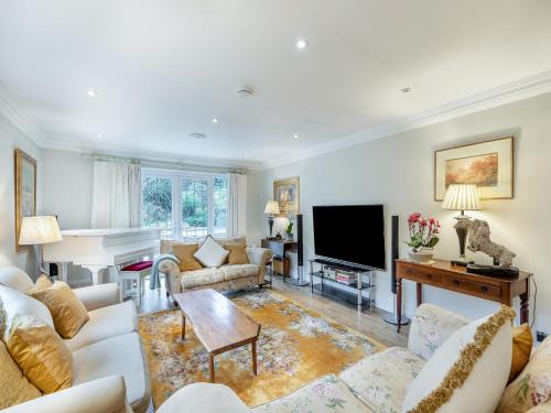 Wooburn Moor House | Longways