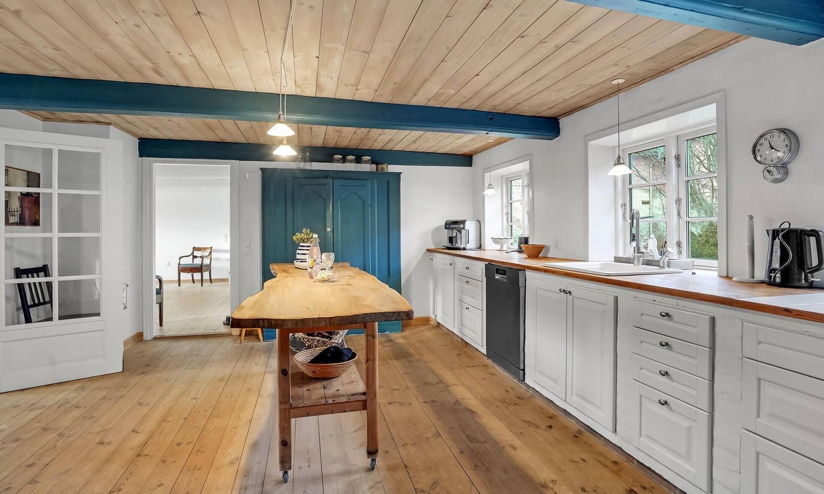 Emmerlev House | Look forward to a beautiful sea view from the terrace of this vacation home near the beach!