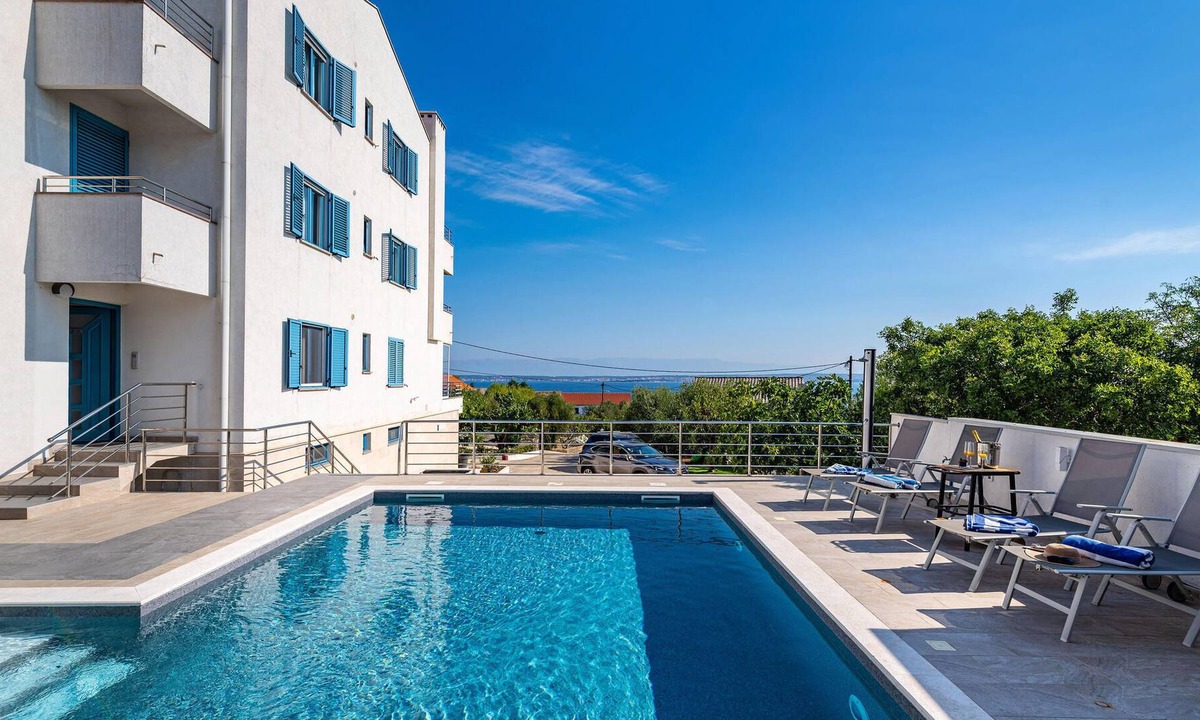 Lukoran Apartment | Look forward to a nice vacation in this apartment with sea view.