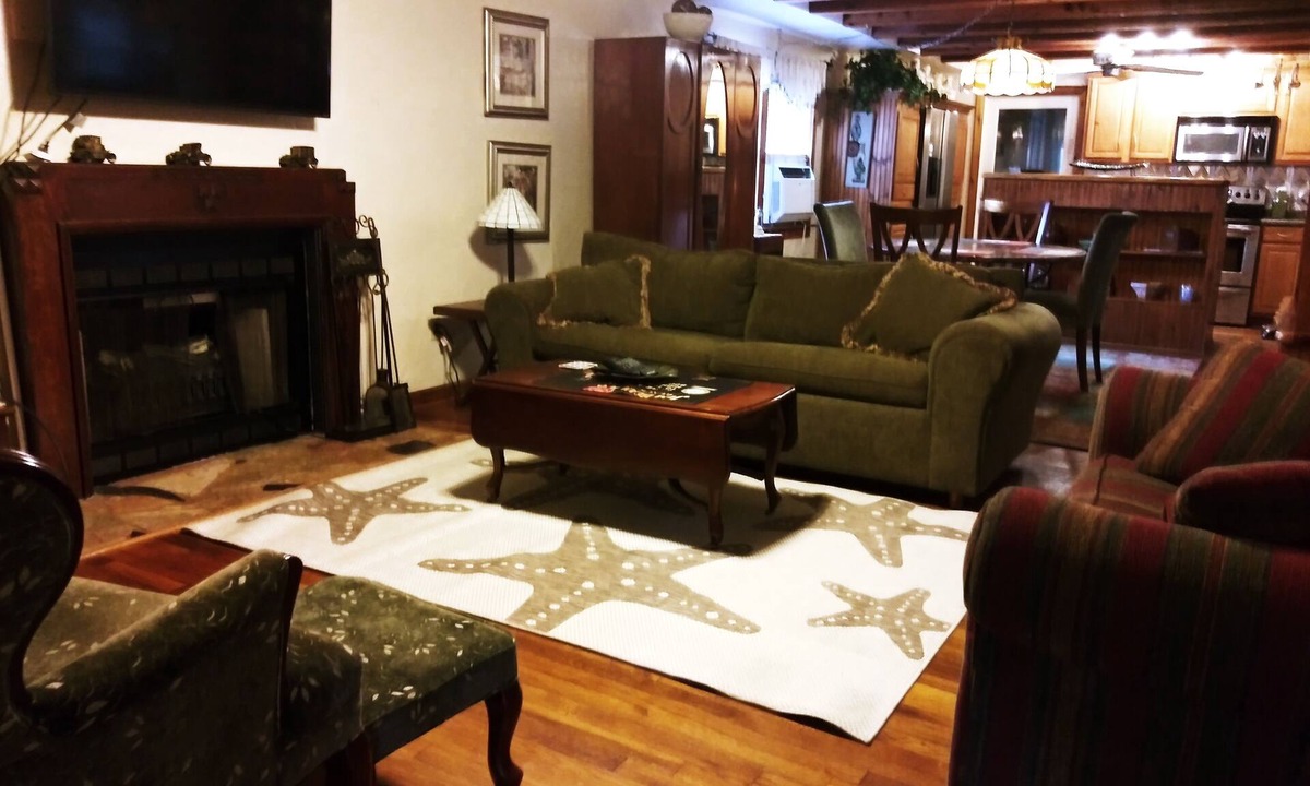 Bacliff Cottage | Look No Further! Very Charming. 2 Miles From Kemah BoardWalk. Pet Friendly!