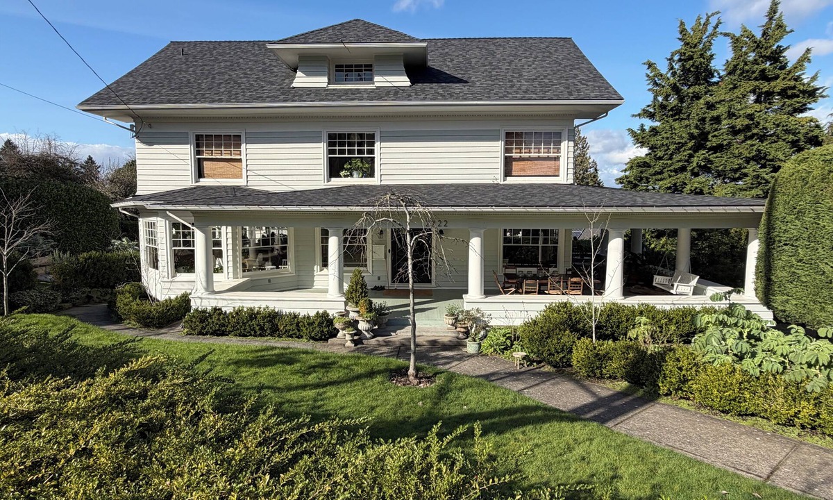 Stevens House | Looking for a place to stay during the FIFA World Cup? Perfect for large groups!