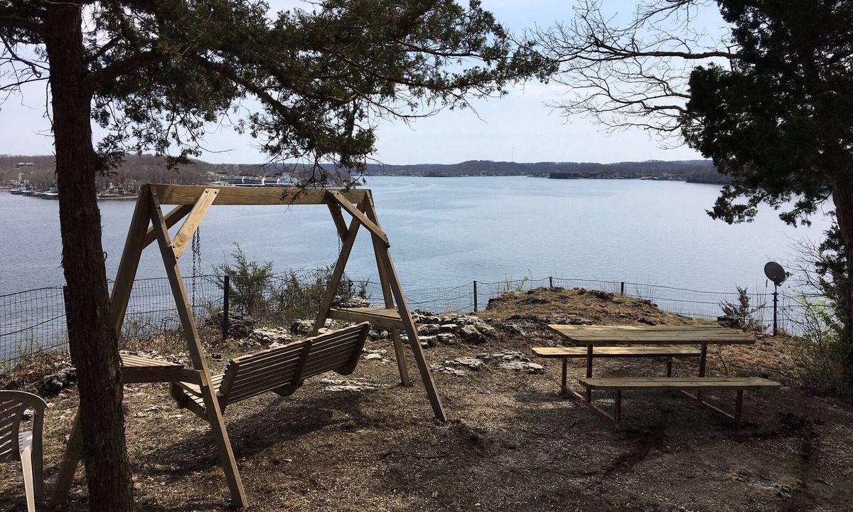 McColley House | looking for some peace and quiet? You'll find no better place at the Lake.