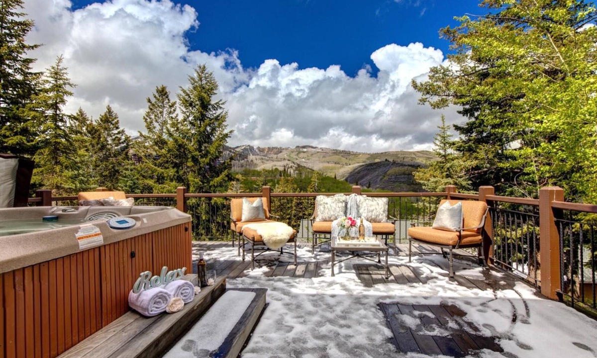 Deer Valley Cottage | Lookout Drive 5 Bedrooms PLO-6599 by KBM