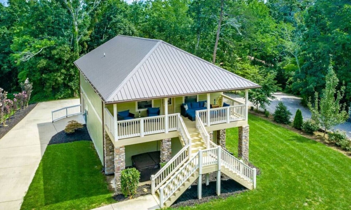 Lookout Mountain Villa | Lookout Escape | Hot Tub + Spacious Mtn Retreat