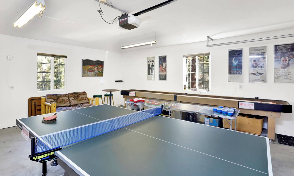 Whispering Forest Cabin | Lookout Lodge Family Chalet at Big Bear w/Games